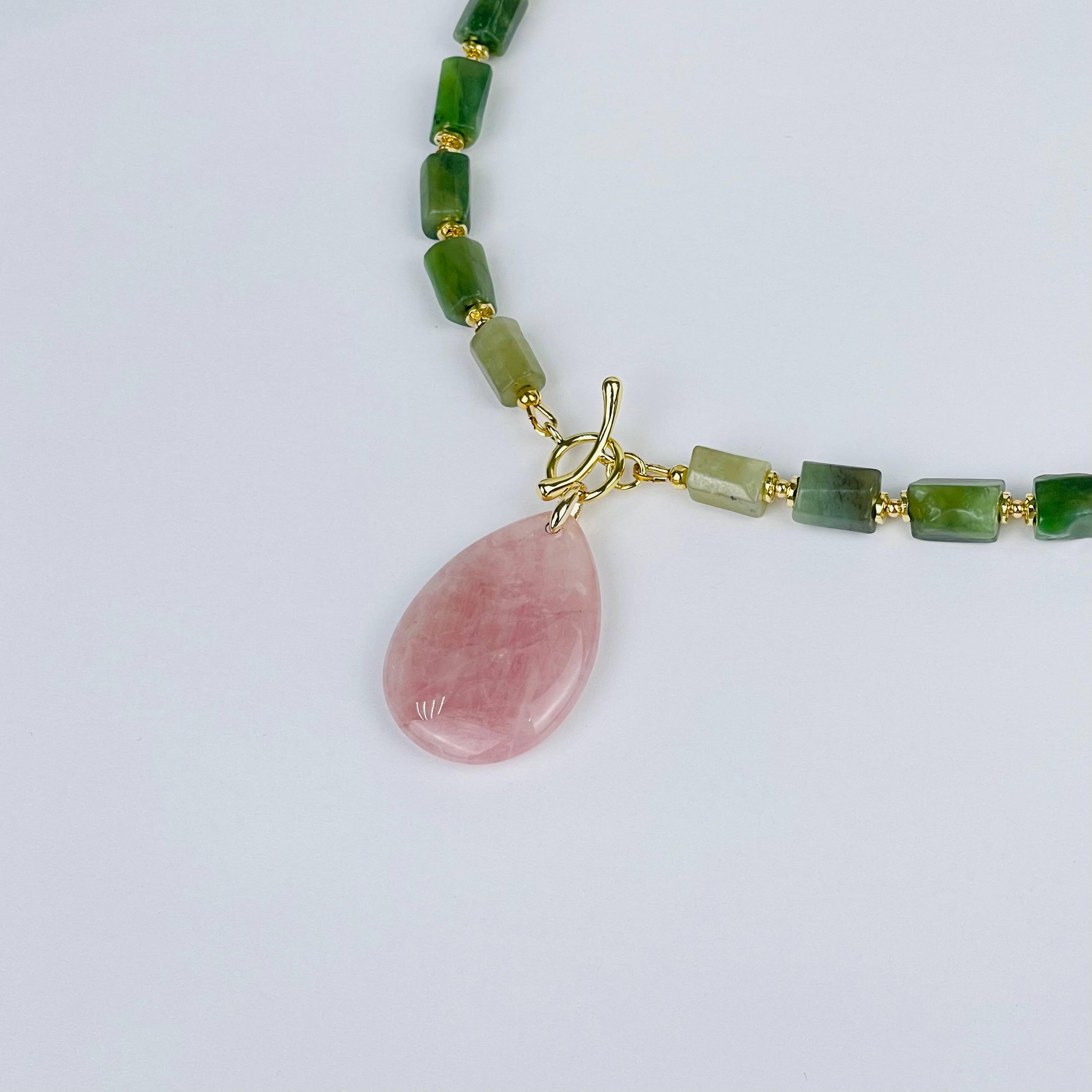 Радуга Самоцветов Колье из Нефрита и Розового кварца (градиент)
