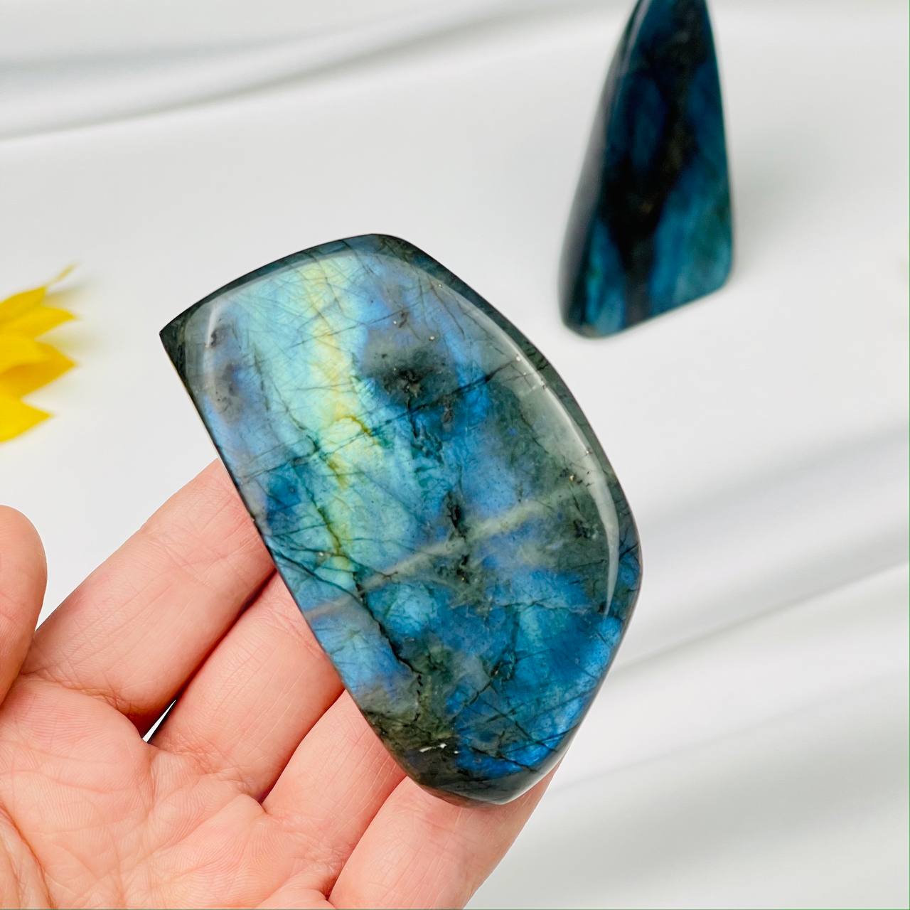 Радуга Самоцветов Срез (экран) из камня Лабрадор полированный в ассортименте