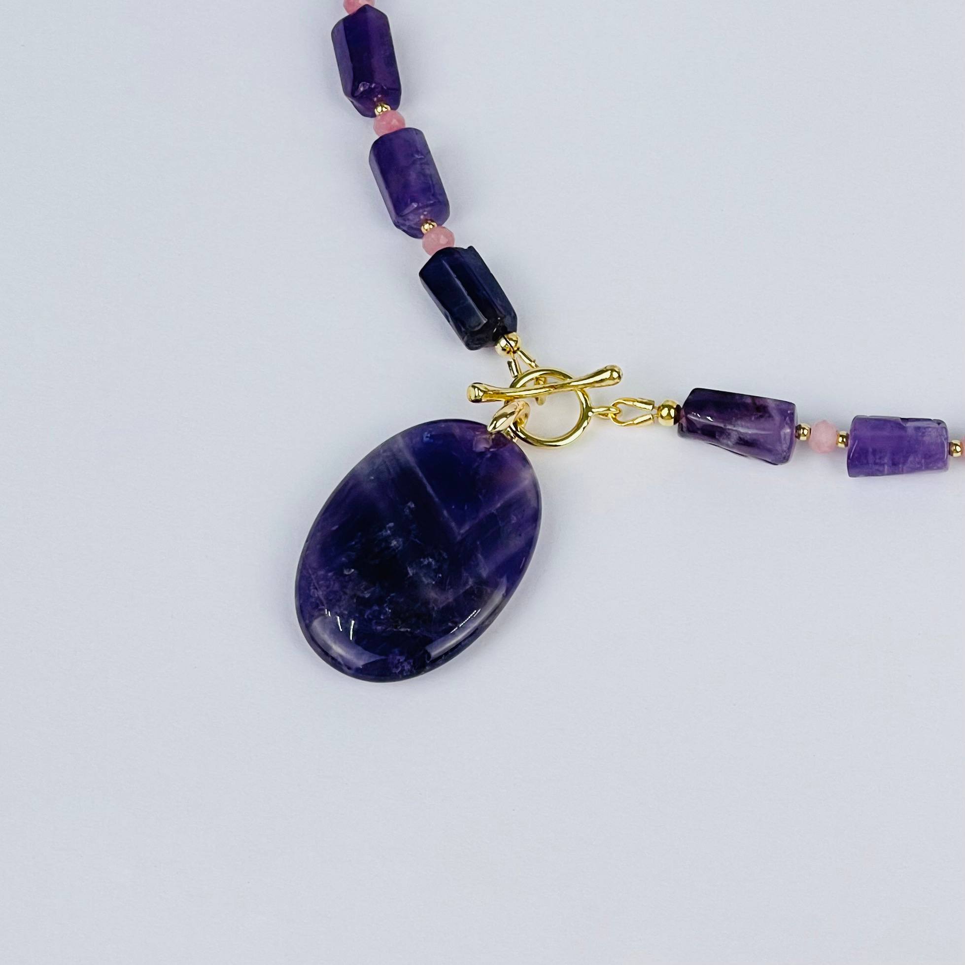 Радуга Самоцветов Колье из Аметиста и розового Кальцита