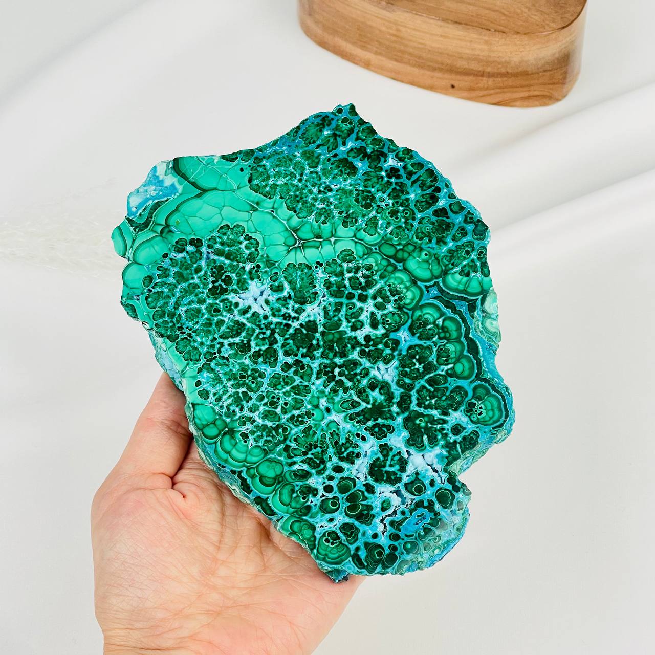 Радуга Самоцветов Срез Хризоколлы в Малахите на подставке