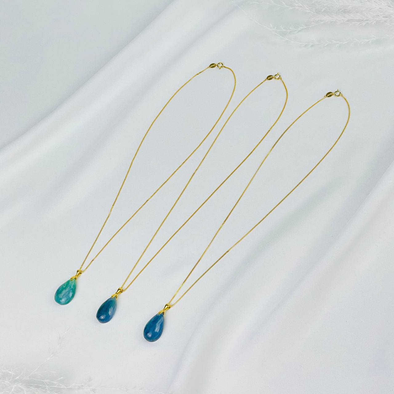 Радуга Самоцветов Кулон на цепочке из Кианита