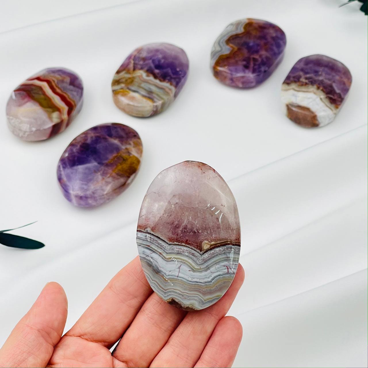 Радуга Самоцветов Галтовка из Аметиста с Кварцем