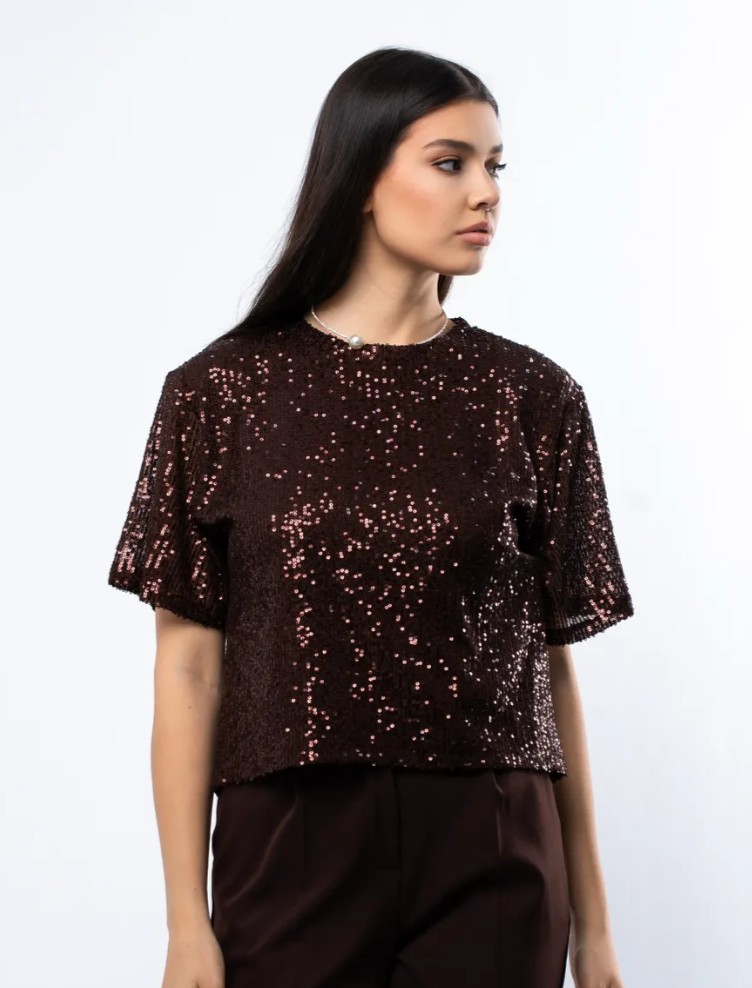 Футболка с пайетками