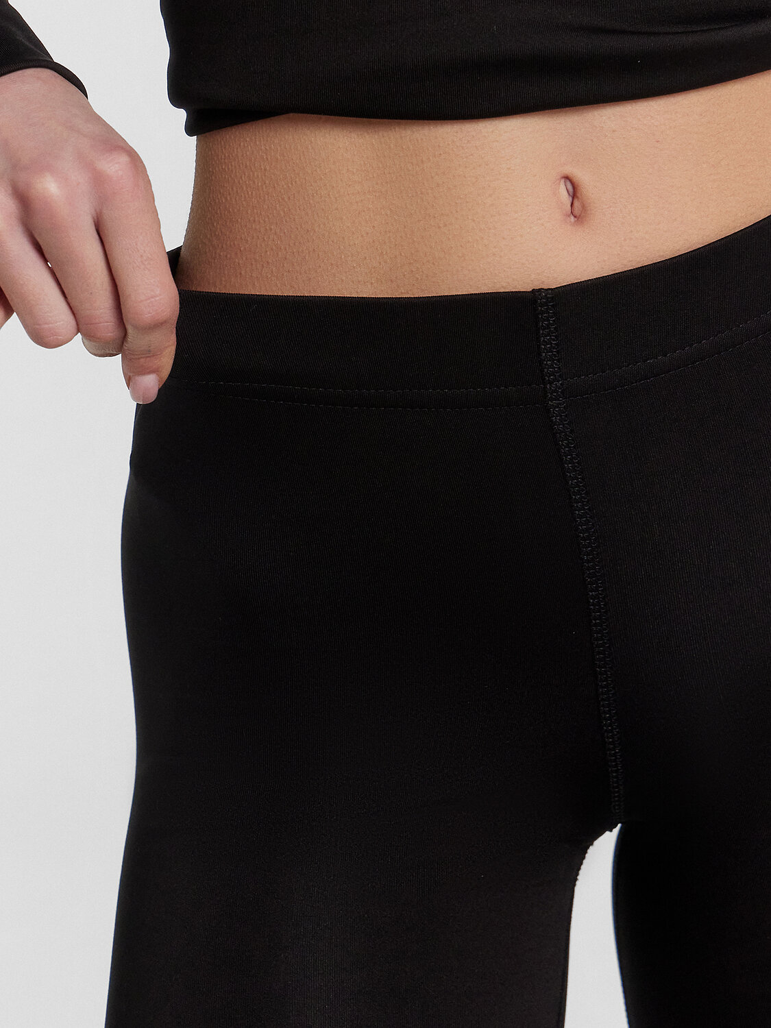 ст. цена1666руб.! MARK FORMELLE Комплект 692434черный