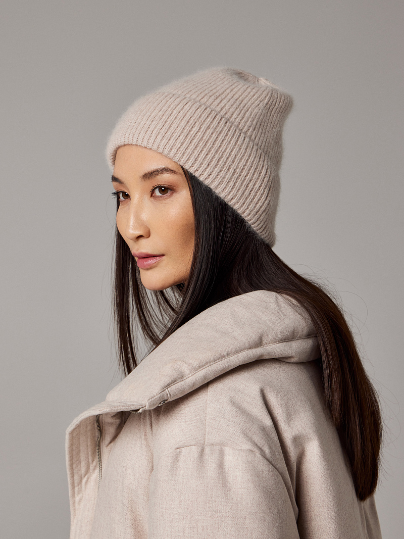 Шапка одинарная с пухом енота PR 25009