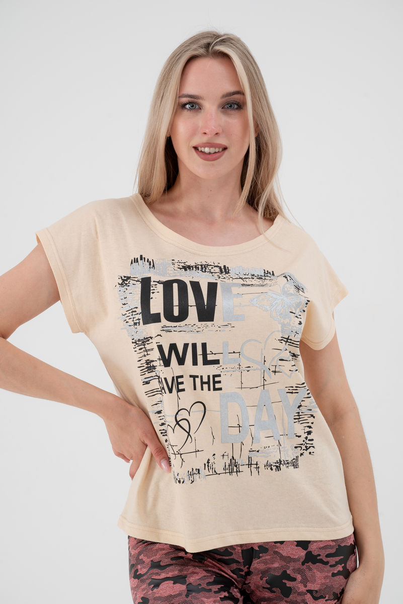 Футболка женская со спущенным плечом из кулирки Лира топленое молоко с принтом Love