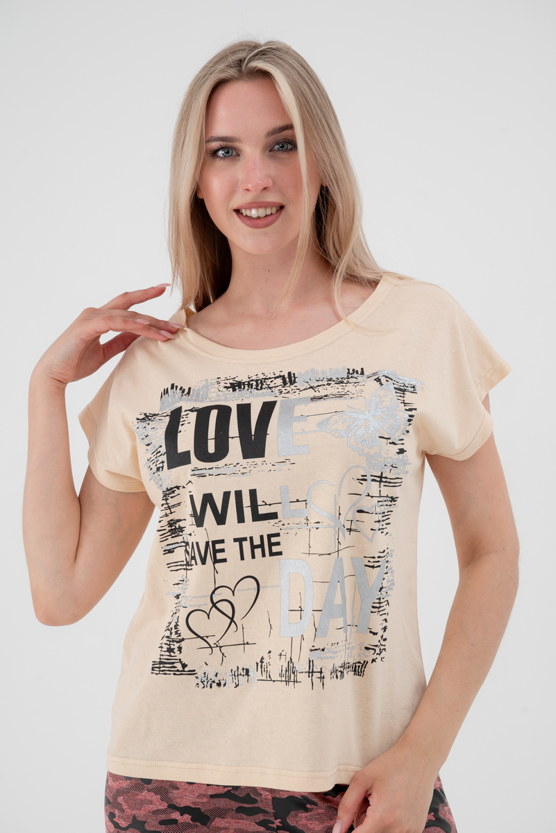 Футболка женская со спущенным плечом из кулирки Лира топленое молоко с принтом Love
