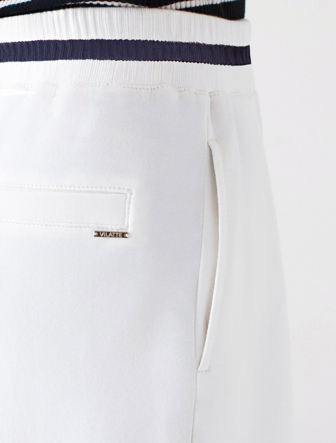 ст. цена2390руб.! VILATTE Брюки D44.141белый