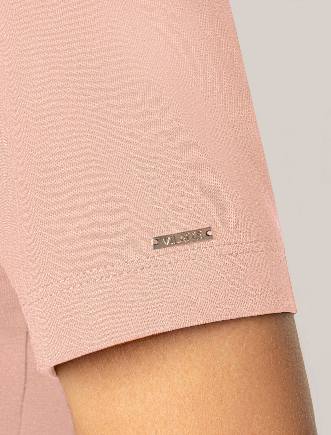 ст. цена1190руб.! VILATTE Футболка D49.110пудра