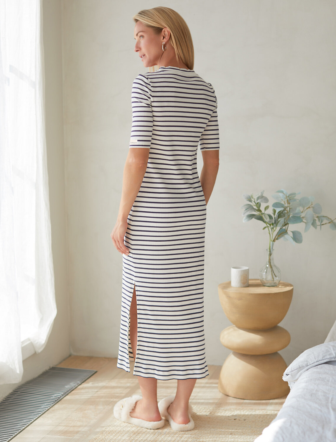 ст. цена2390руб.! VILATTE Платье D42.096кокосовый-т.синий