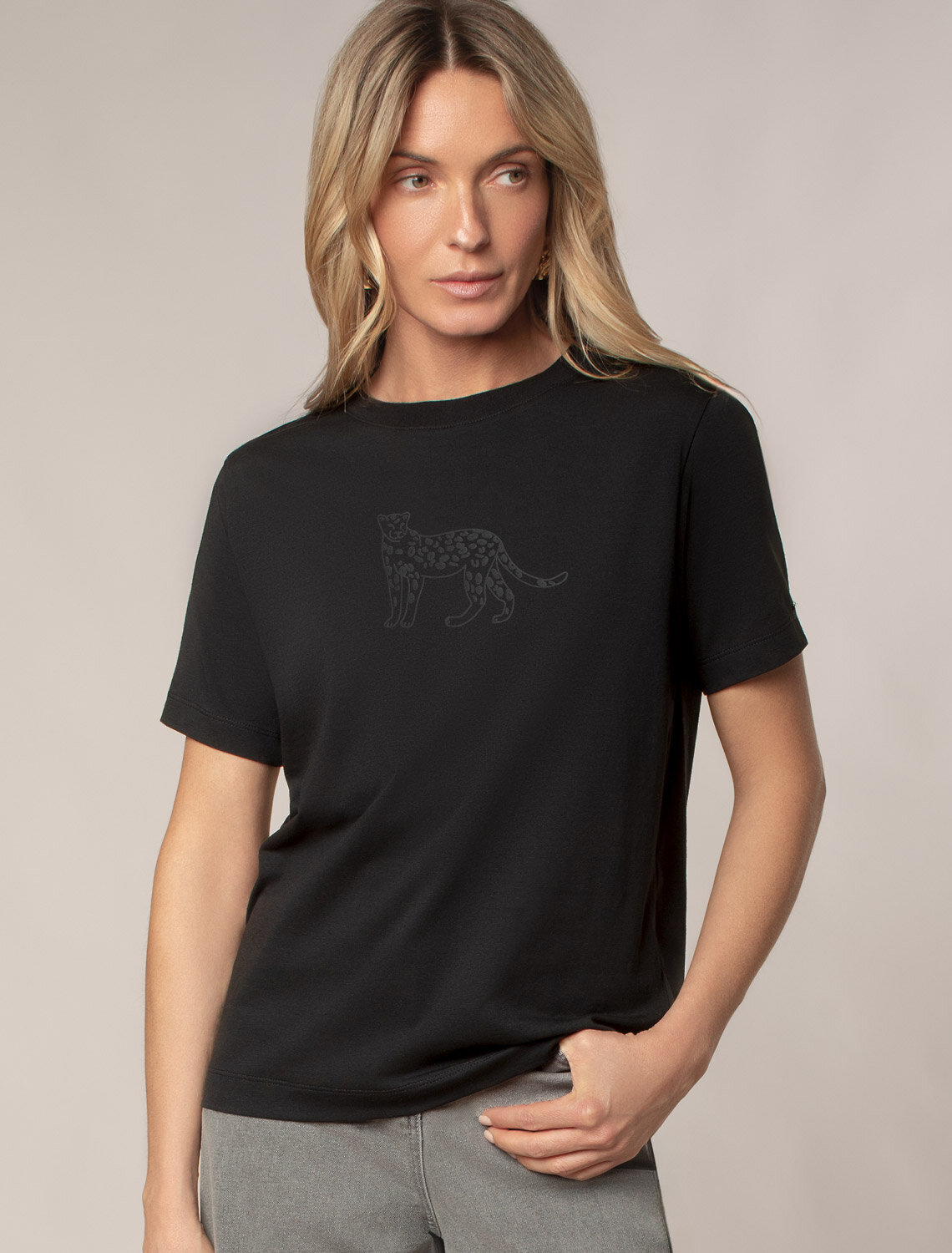 ст. цена1390руб.! VILATTE Футболка D49.110черный_леопард