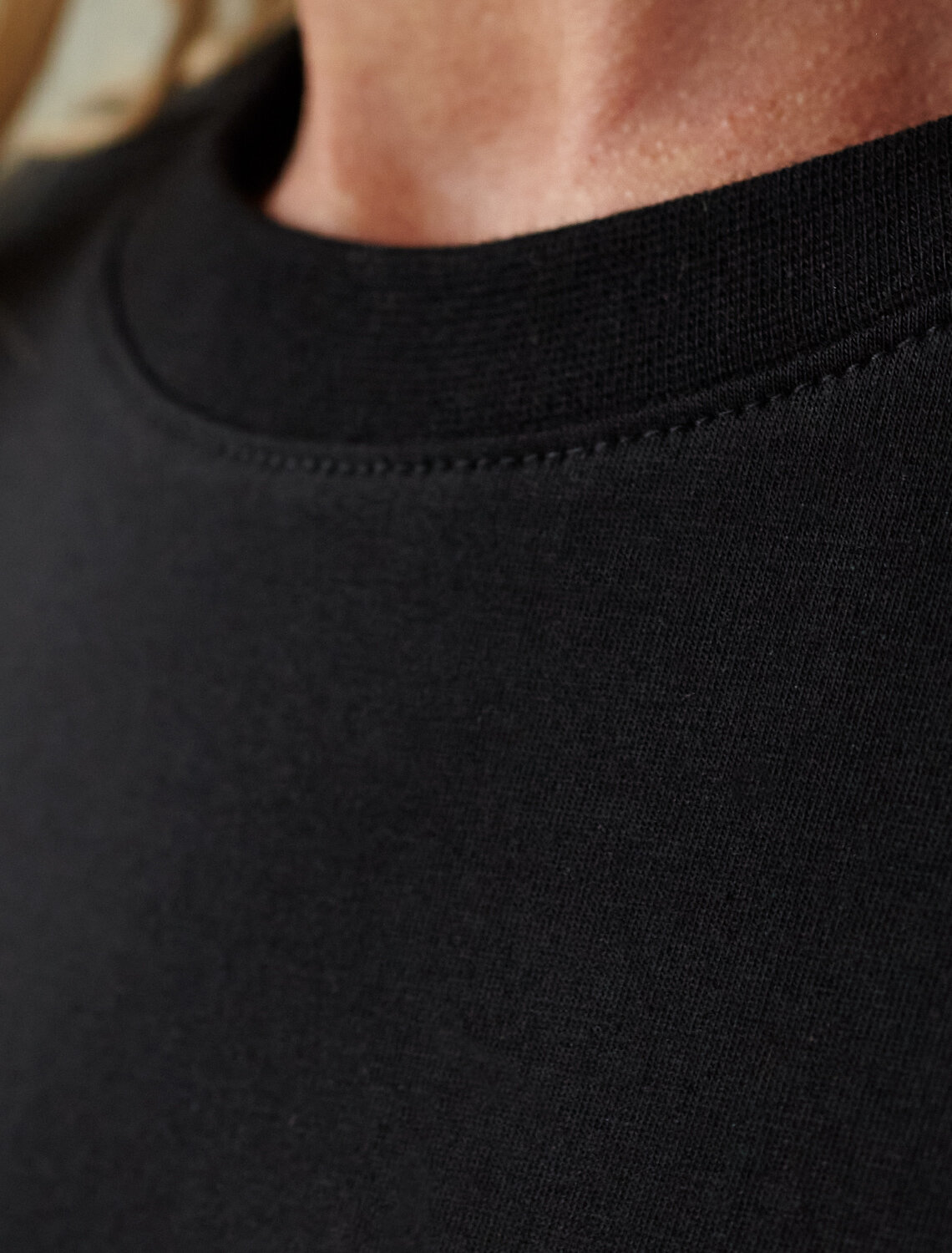 ст. цена1490руб.! VILATTE Футболка D49.117черный_soul shine