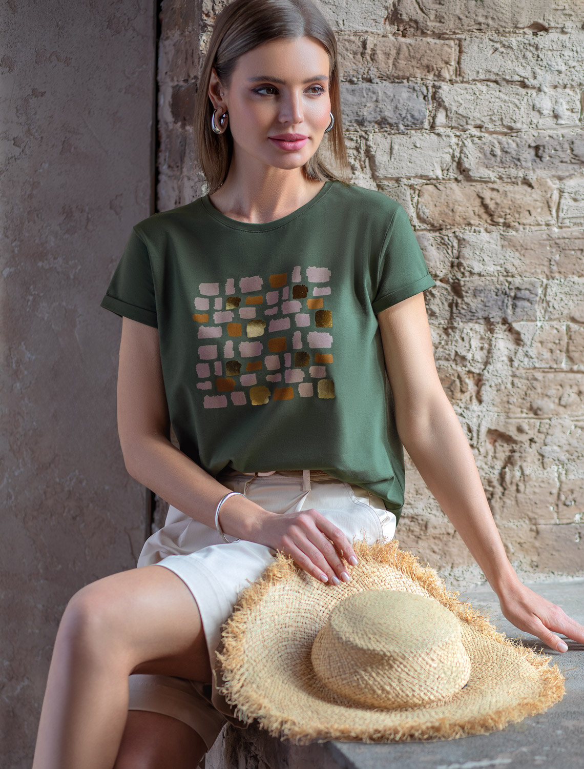 ст. цена1390руб.! VILATTE Футболка D49.097т.оливковый_блики