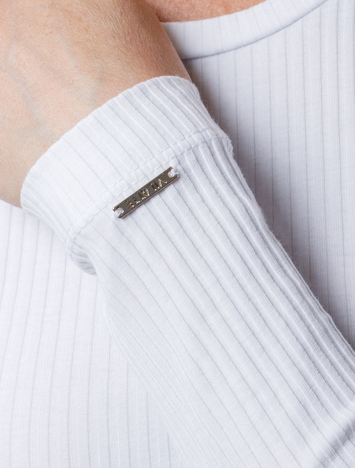 ст. цена1790руб.! VILATTE Джемпер D49.106белый