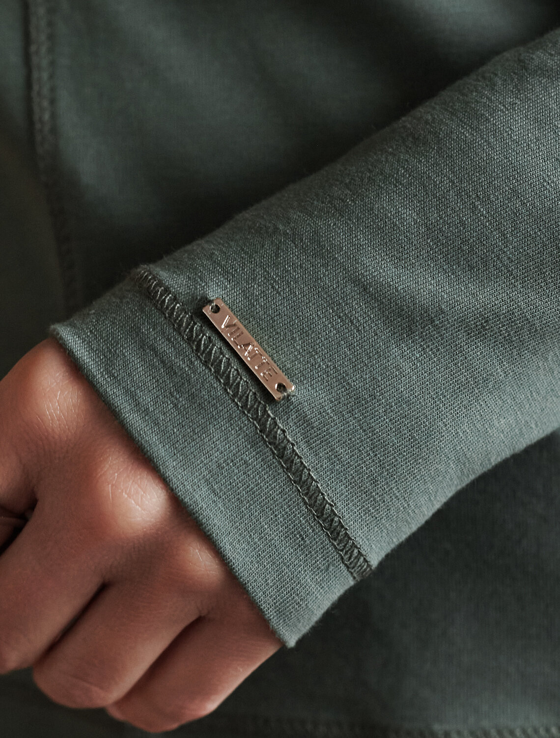 ст. цена1490руб.! VILATTE Джемпер D49.116оливковый