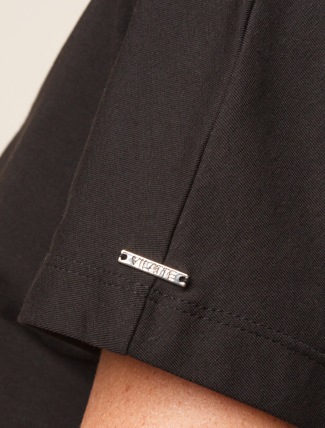 ст. цена1290руб.! VILATTE Футболка D49.051черный