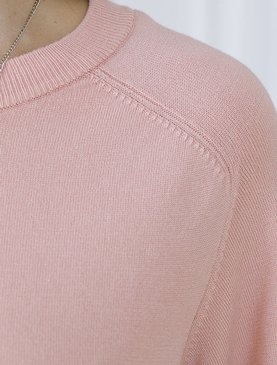 Свободный джемпер с рукавом 3/4 тонкой вязки из вискозы D39.403 пудровый