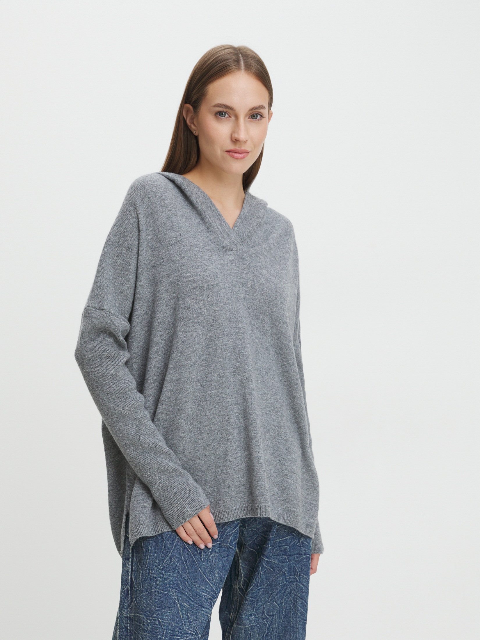 5339 р. 13020 р. Женский джемпер MAISON DAVID