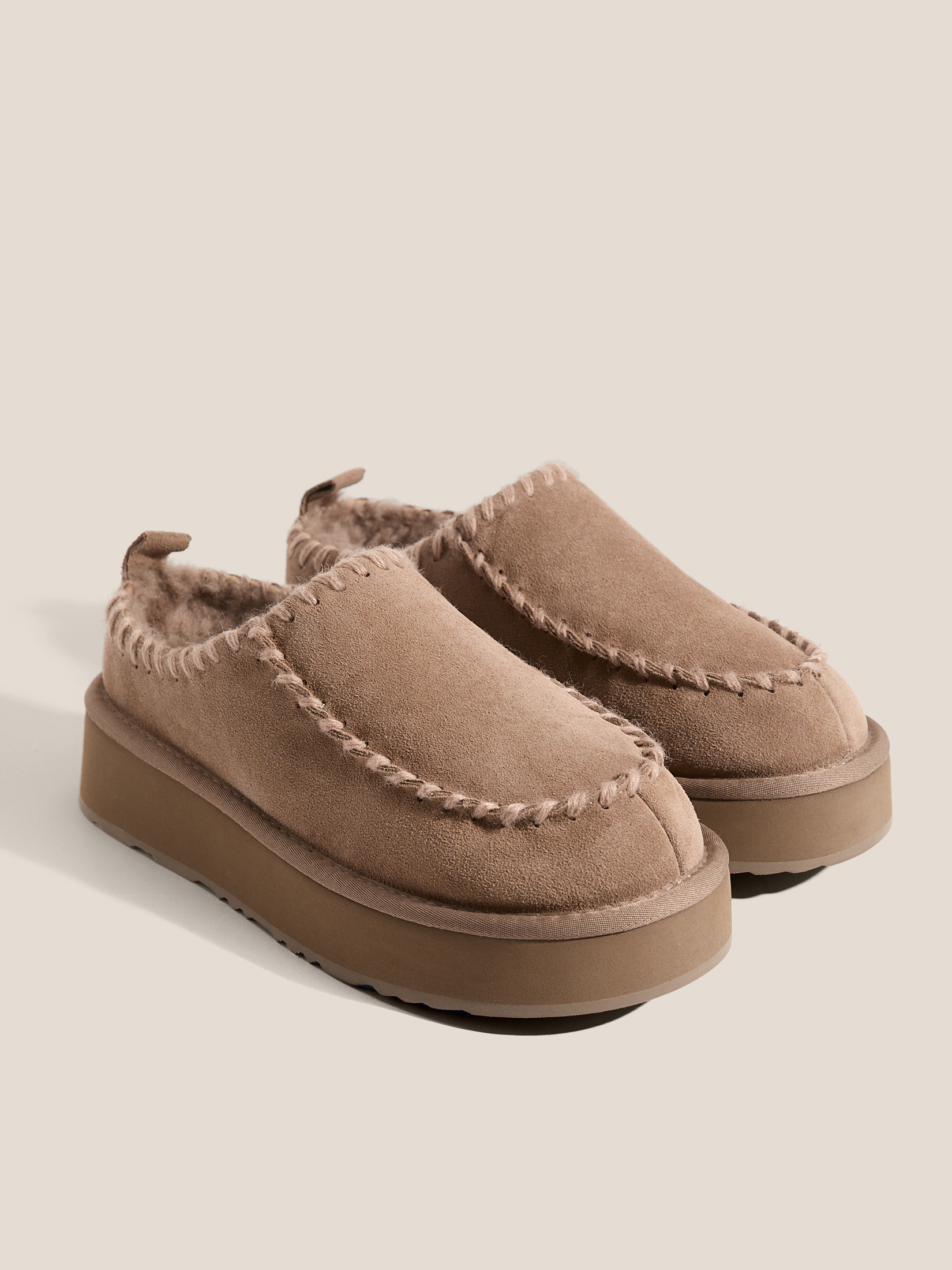 2642 р. 6290 р. Женские угги TENDANCE