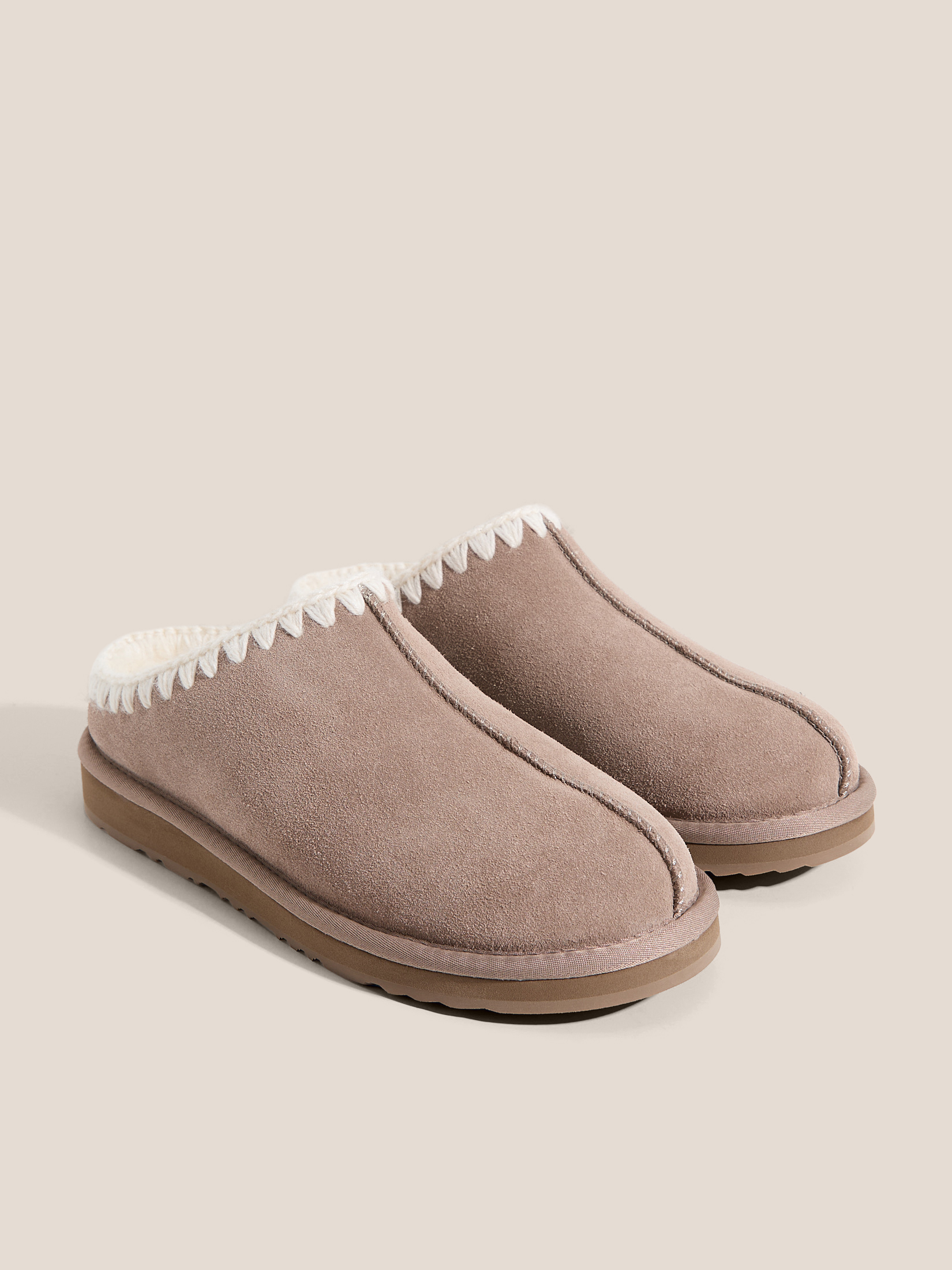 2558 р. 6090 р. Женские угги TENDANCE