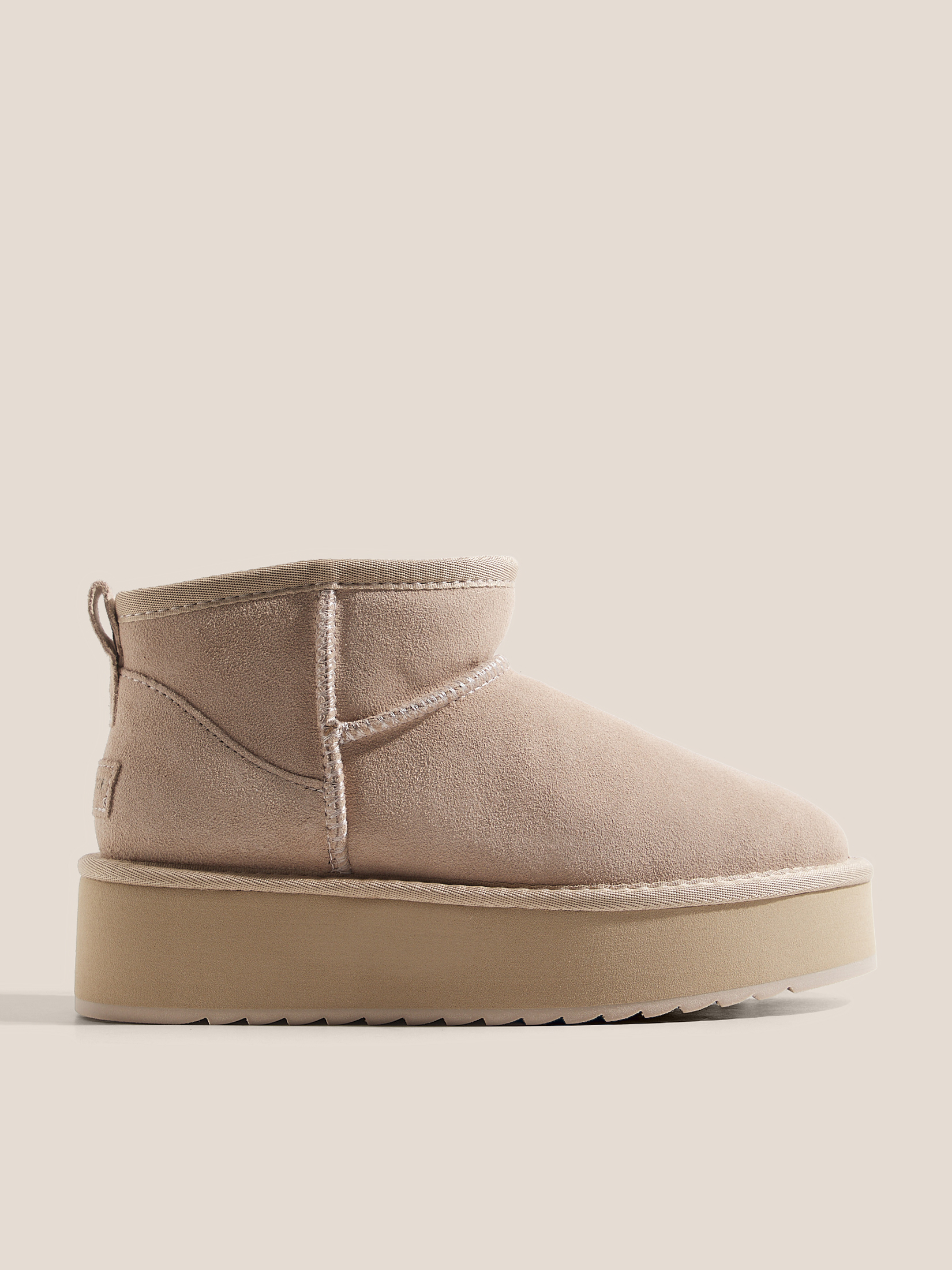 2402 р. 5720 р. Женские угги TENDANCE