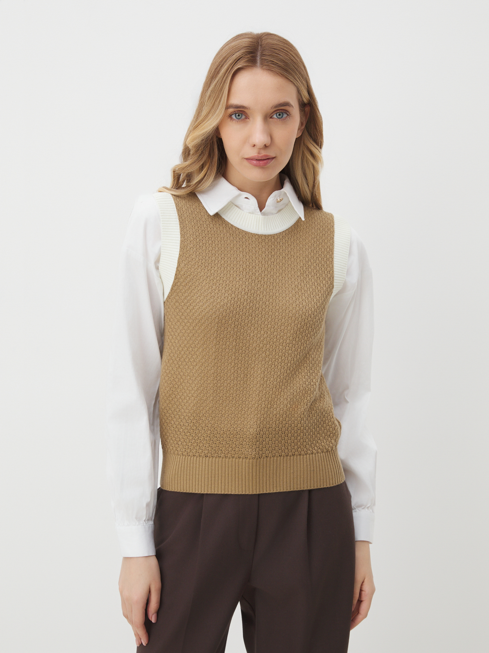 984 р. 2400 р. Вязаный топ MAISON DAVID