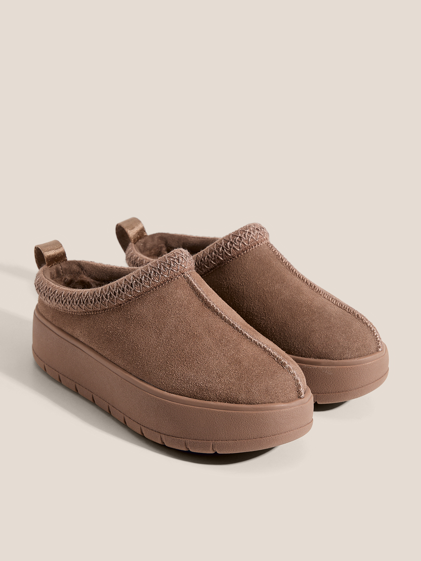 2516 р. 5990 р. Женские угги TENDANCE