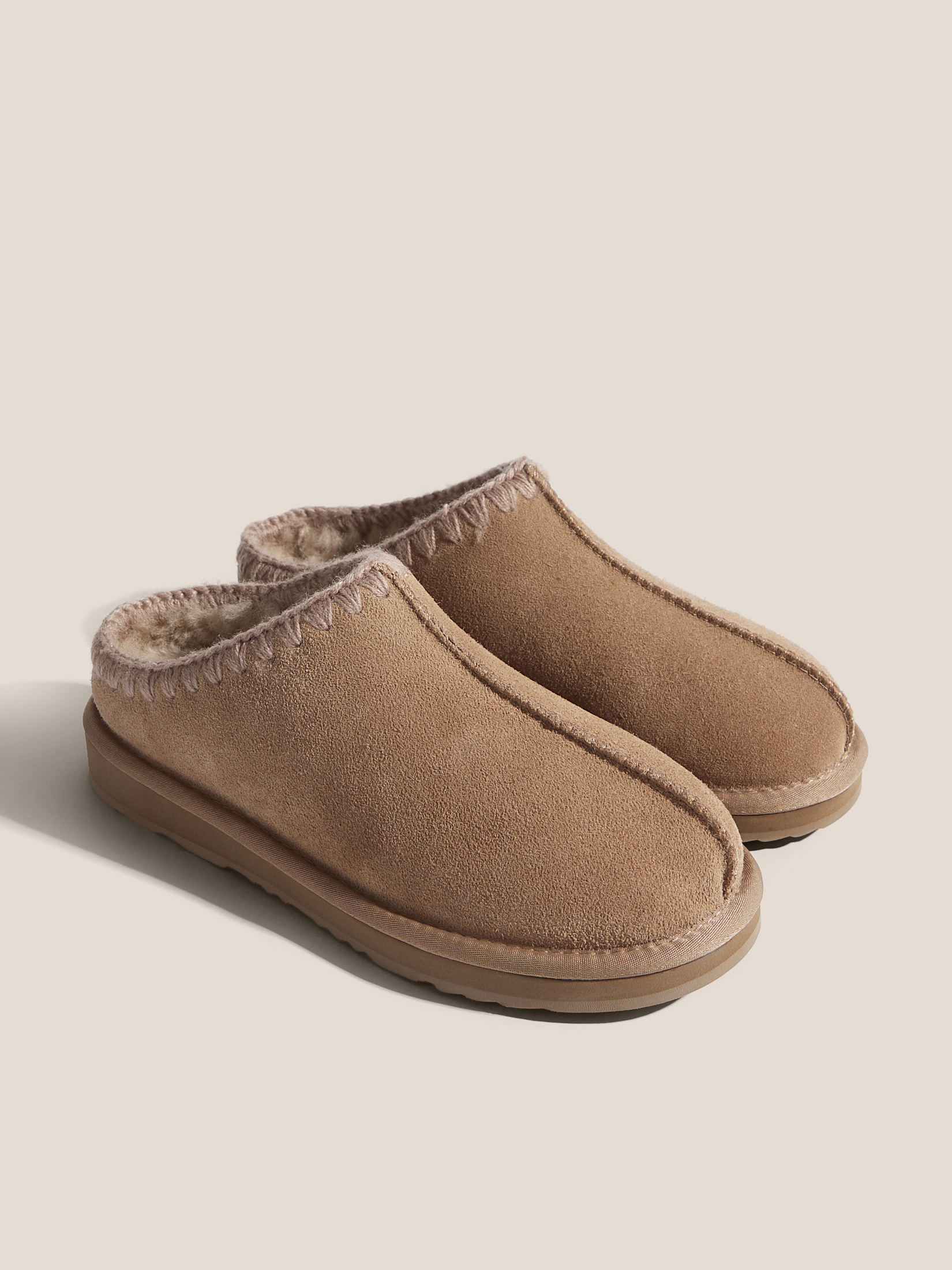 2558 р. 6090 р. Женские угги TENDANCE