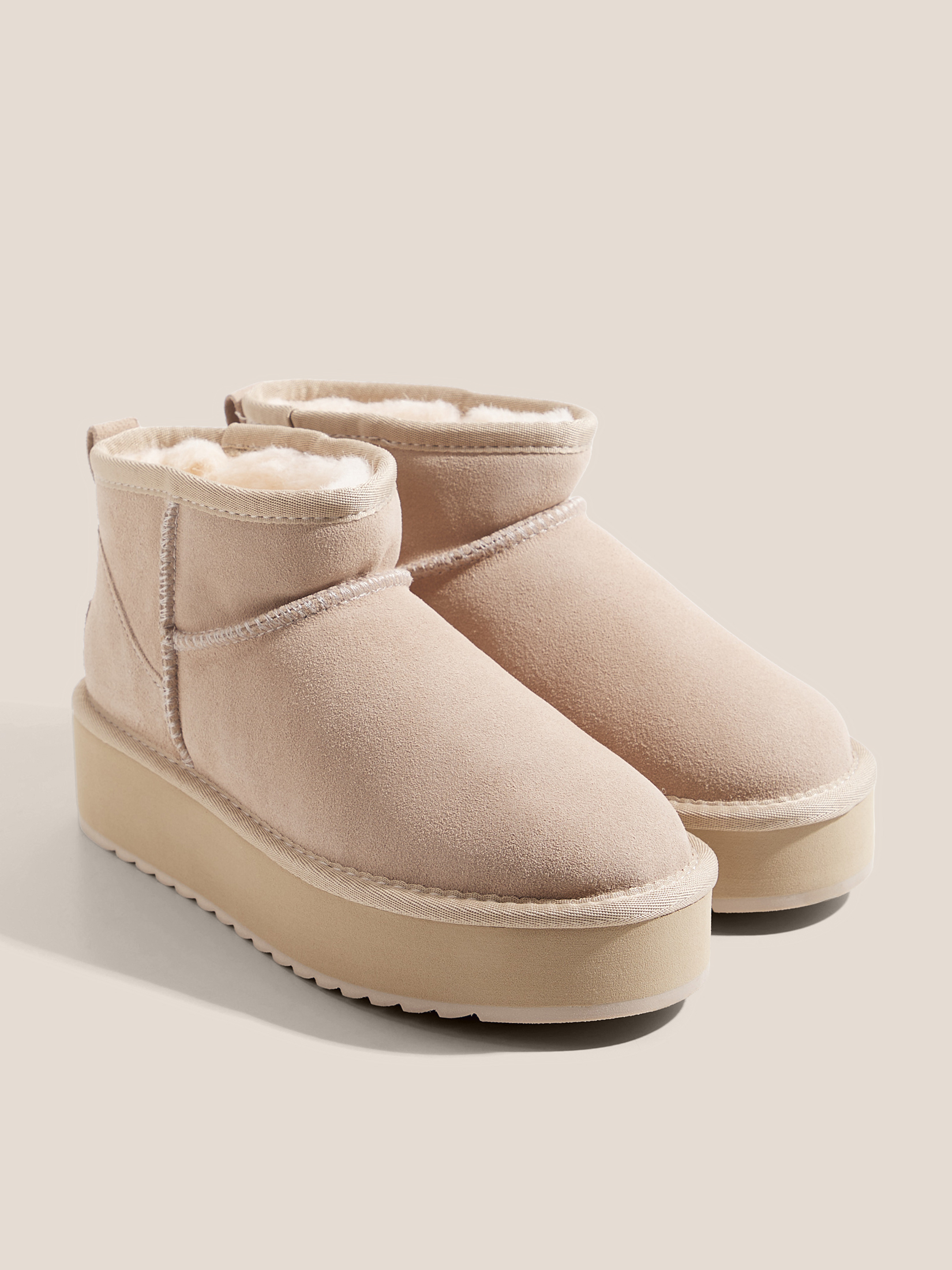 2402 р. 5720 р. Женские угги TENDANCE