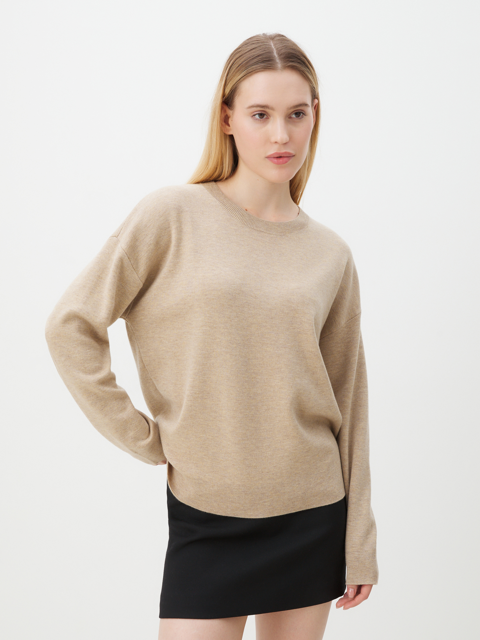 2251 р. 5490 р. Женский джемпер MAISON DAVID