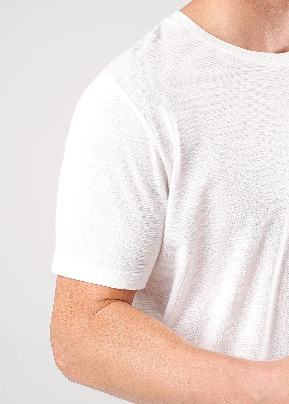 CLE 562524/01кж Футболка мужская 562524/01кж молочный