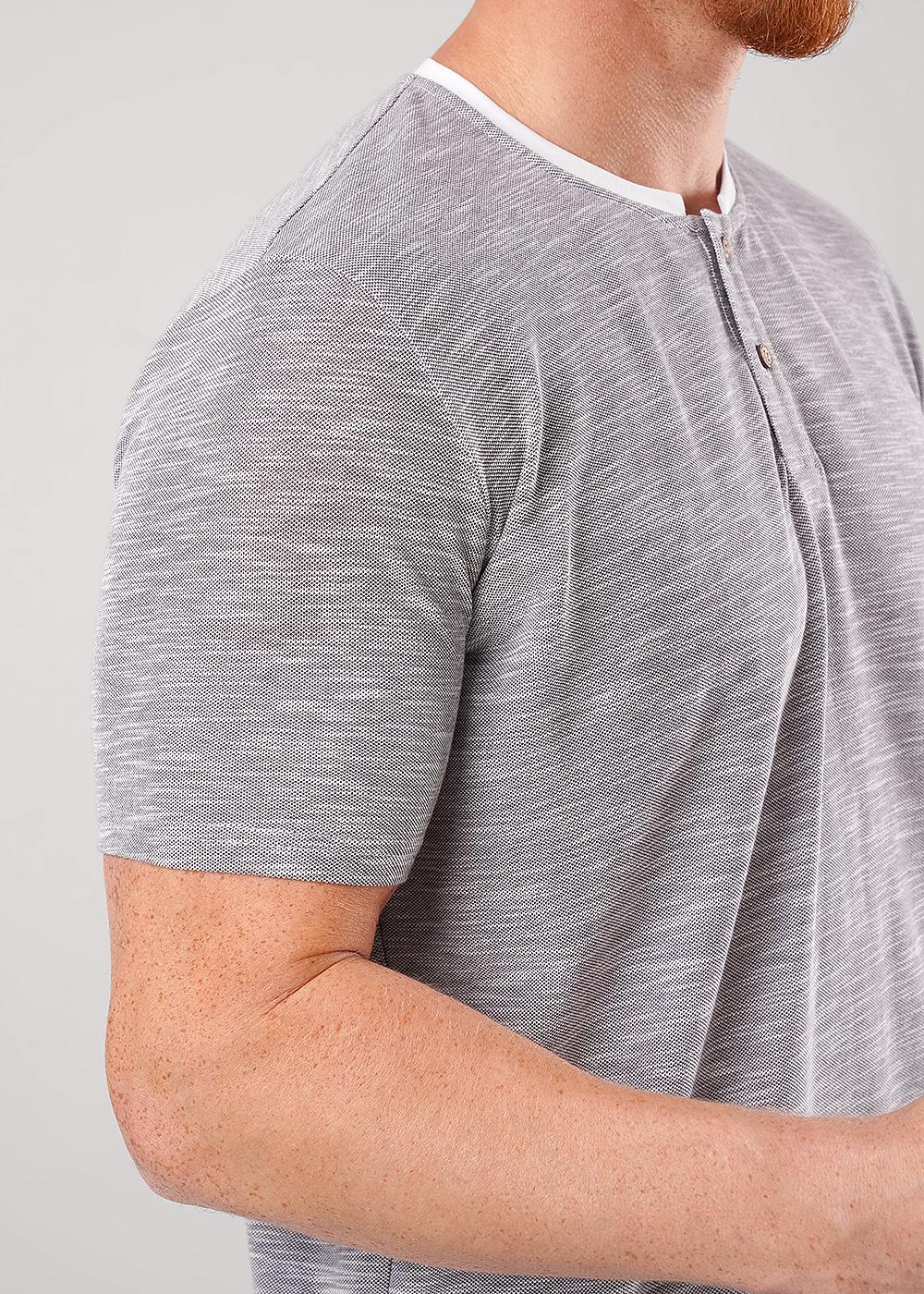 CLE 562061/01зо Футболка мужская 562061/01зо т.серый/молочный