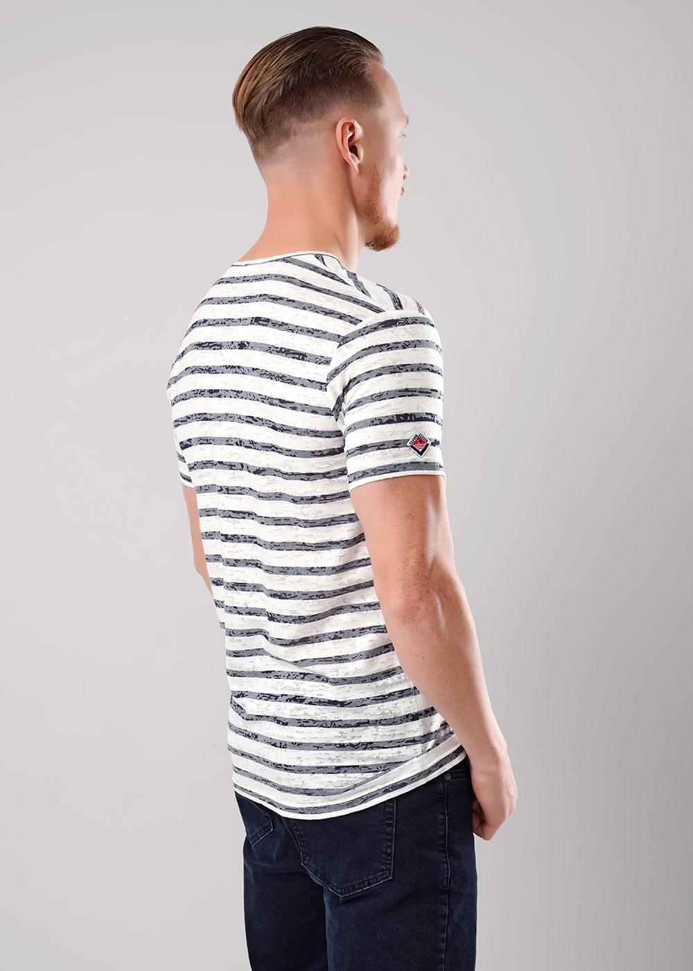 CLE 562202/01ххэ Футболка мужская 562202/01ххэ белый/т.синий