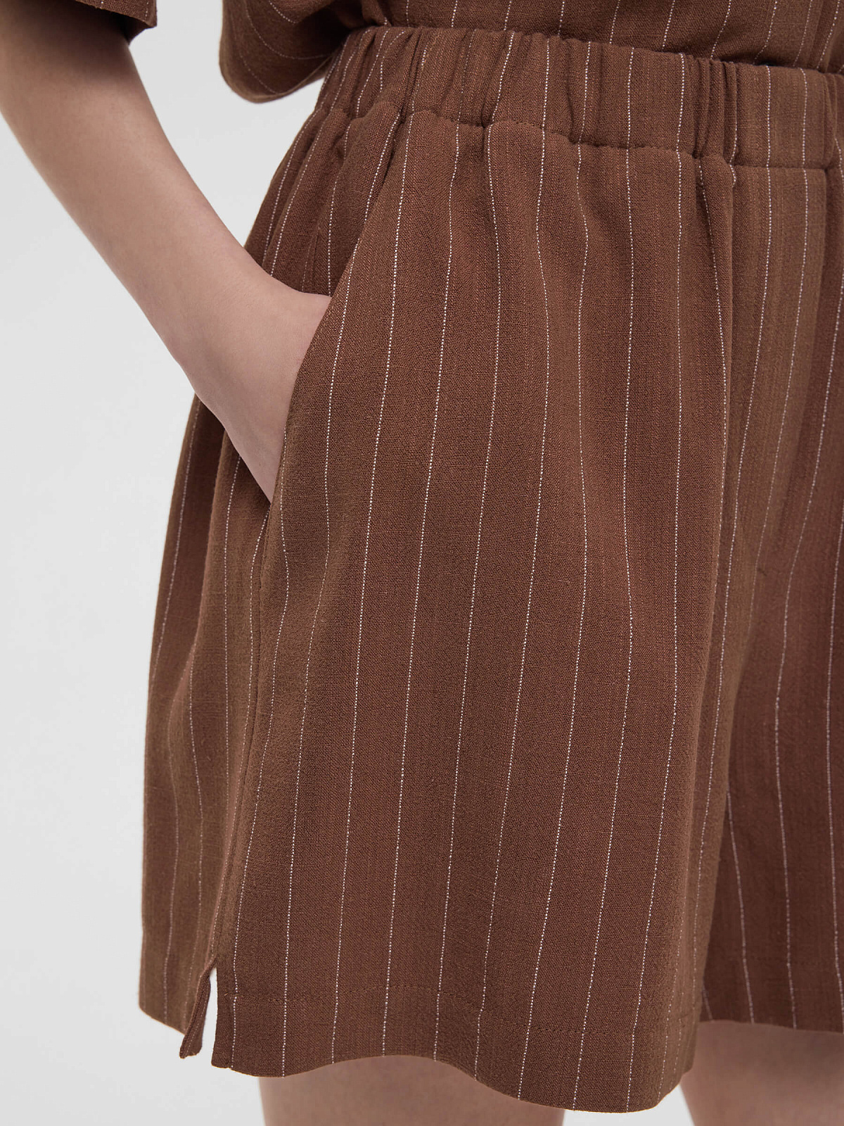 2129р3275рШорты льняные в полоску 0198, коричневый