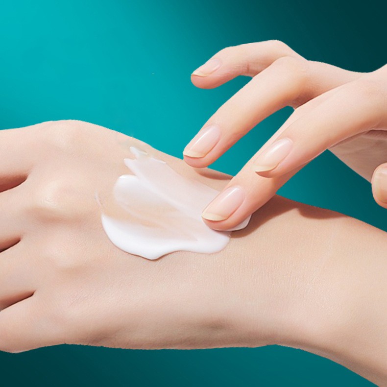 Крема для рук новогодние Клубника Sadoer, Набор 20 шт. по 4 мл.