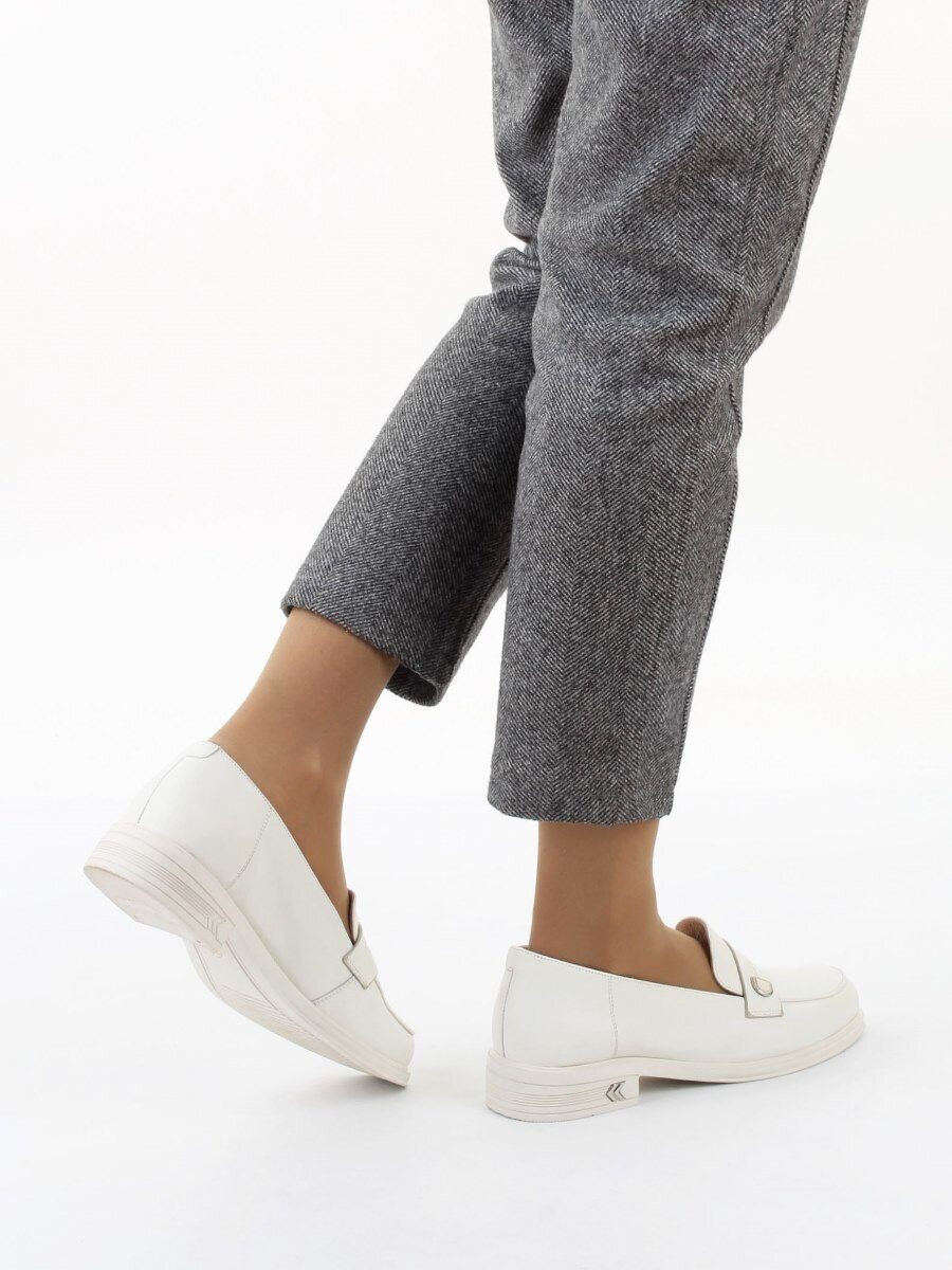 03-DEB2-3 MILK Лоферы женские (натуральная кожа)