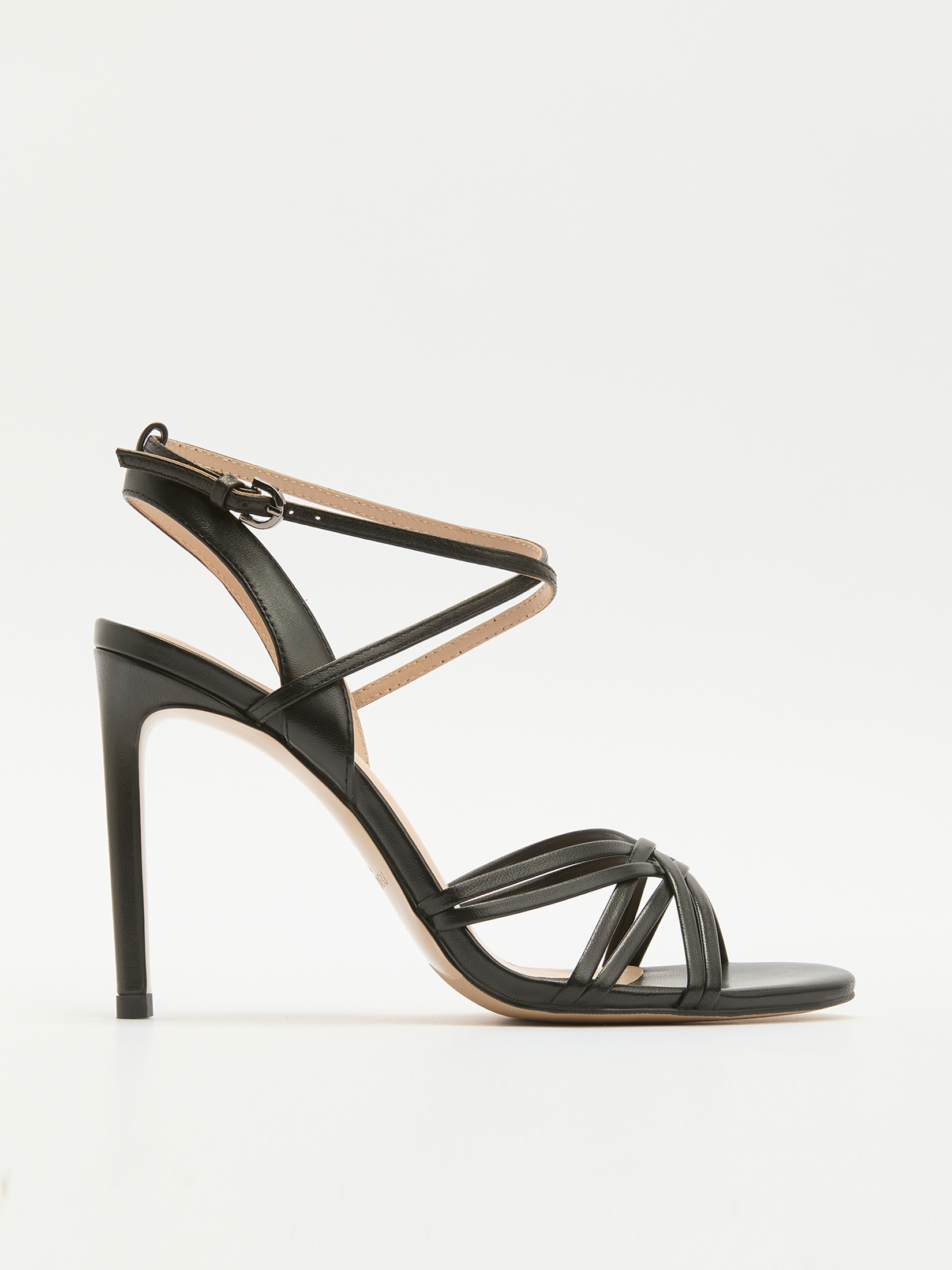 Босоножки TENDANCE 3831007, черный