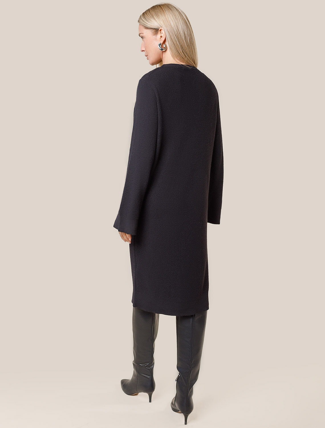 ст. цена2590руб.! VILATTE Платье D32.105черный