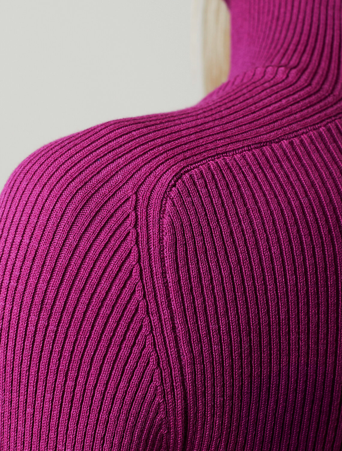 ст. цена1750руб.! VILATTE Свитер D34.198пурпурный