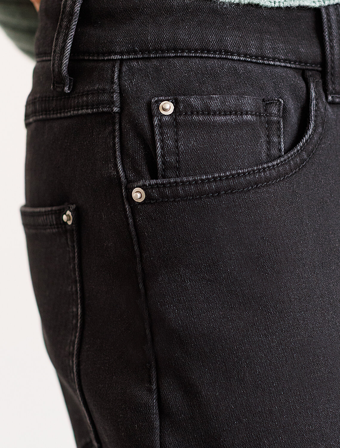 ст. цена2890руб.! VILATTE Джинсы D54.157черный