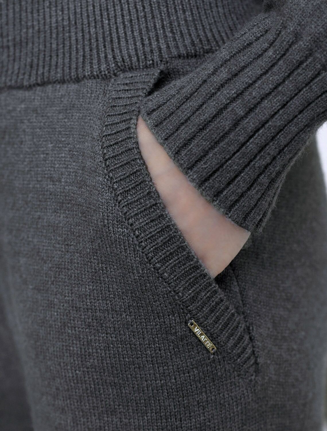 ст. цена2590руб.! VILATTE Брюки D38.010серый меланж