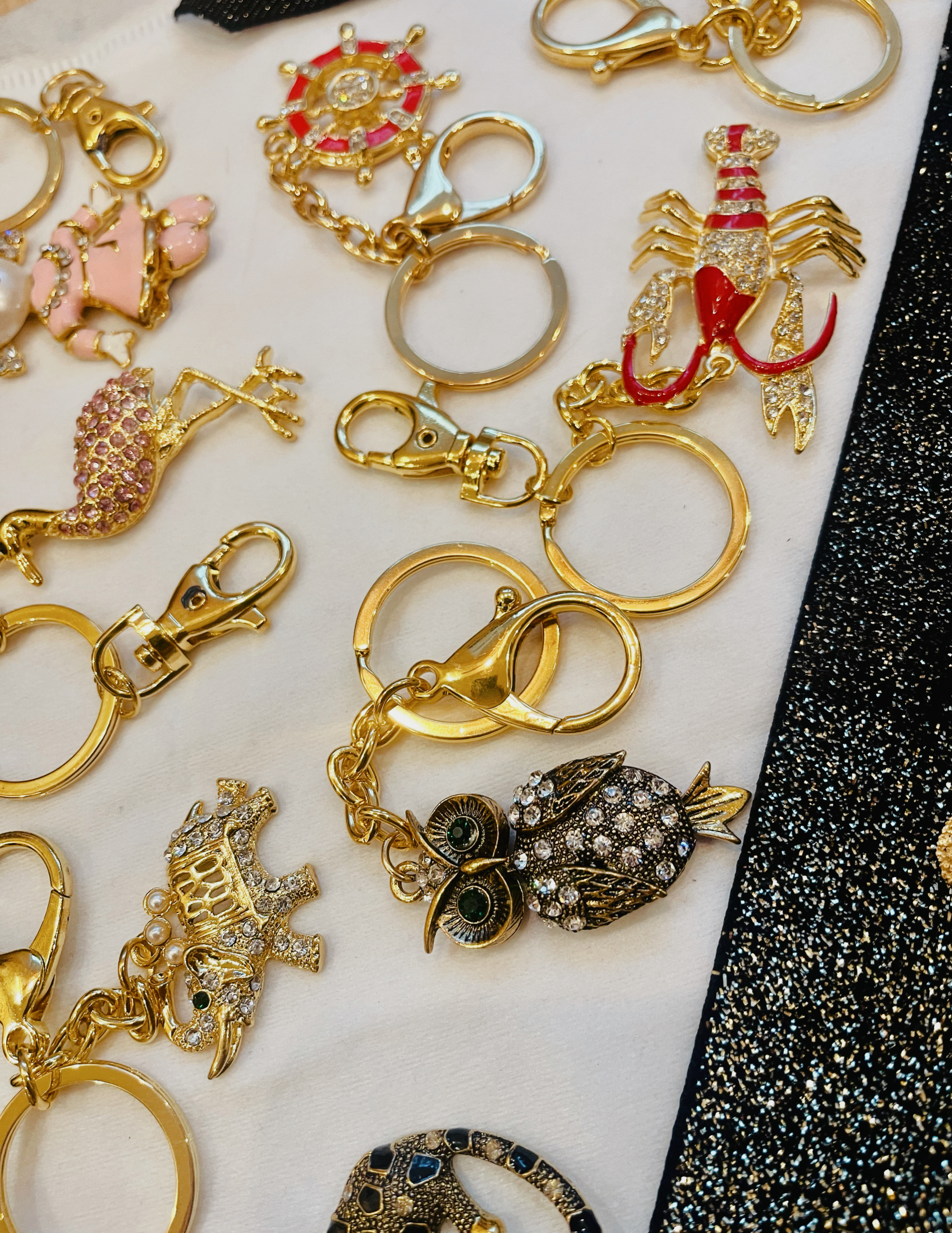 Брелок со стразами (металл)