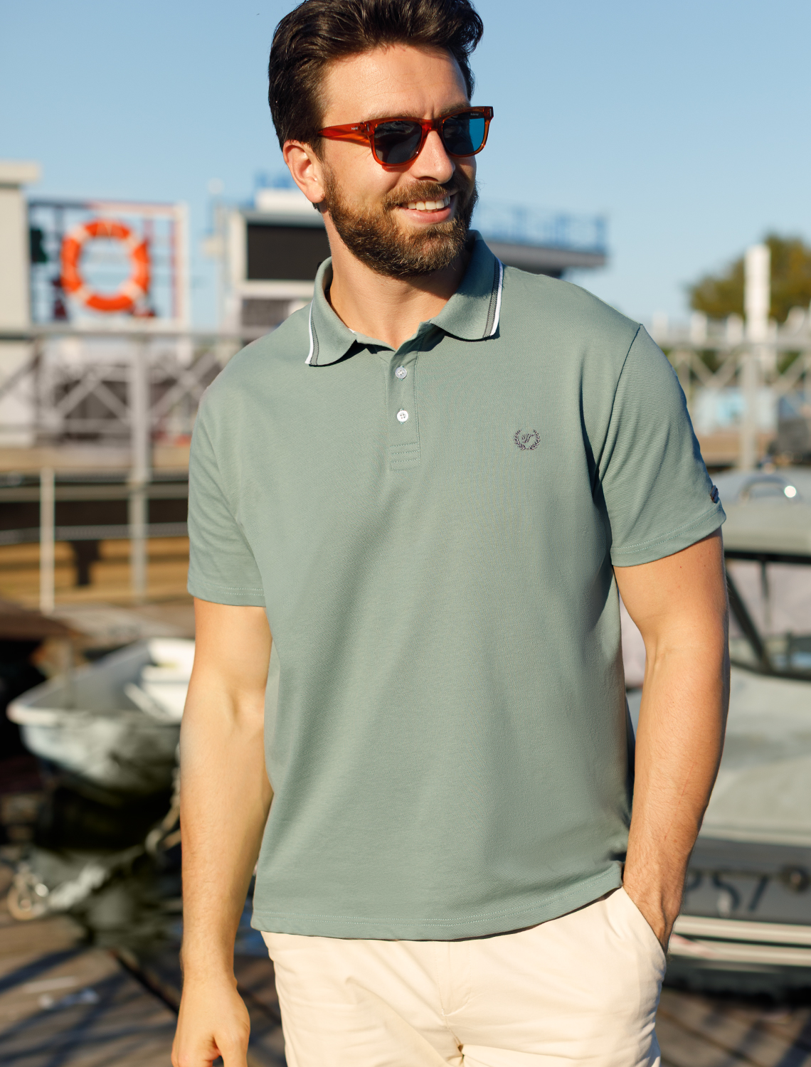 Футболка-поло из фактурного трикотажа