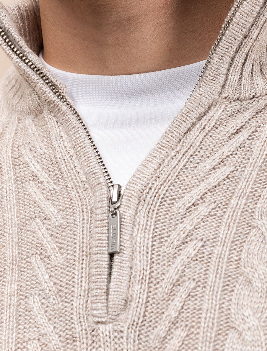 Свитер фактурной крупной вязки с металлической молнией