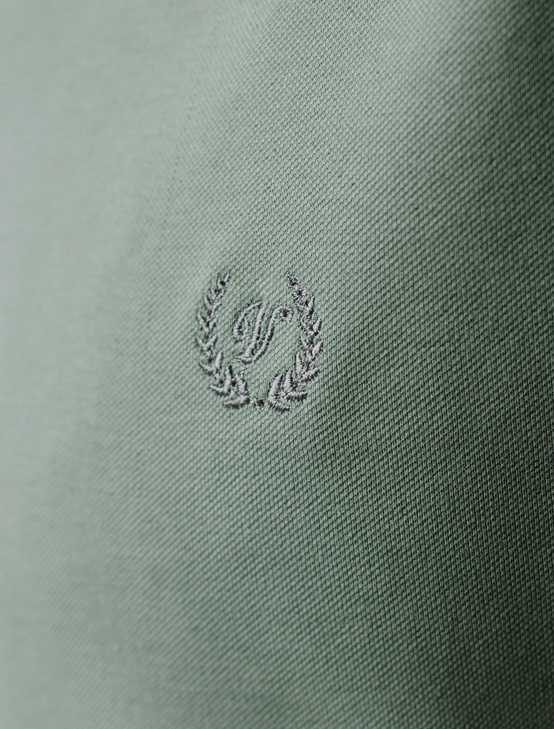 Футболка-поло из фактурного трикотажа