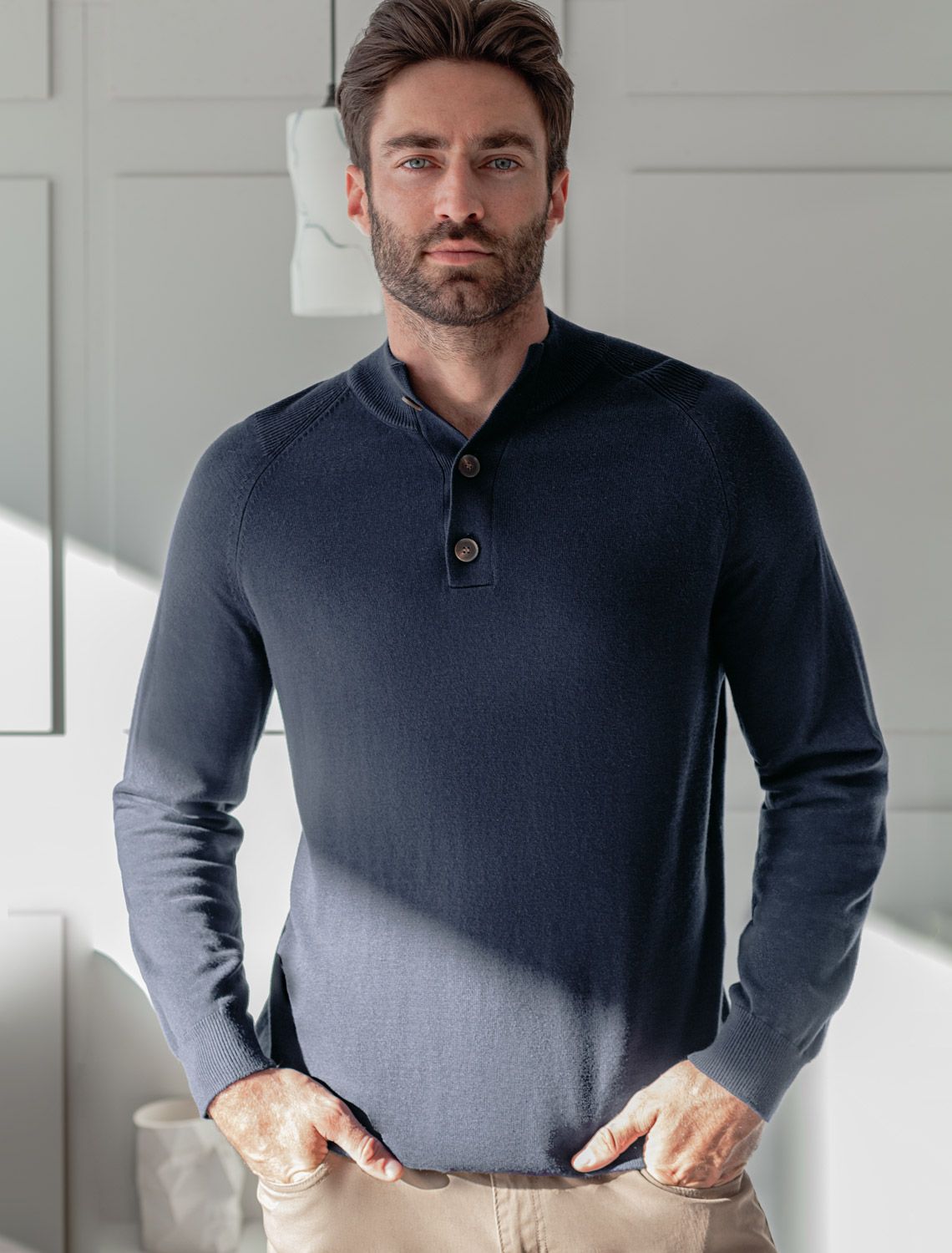 Джемпер тонкой вязки с застежкой на пуговицы