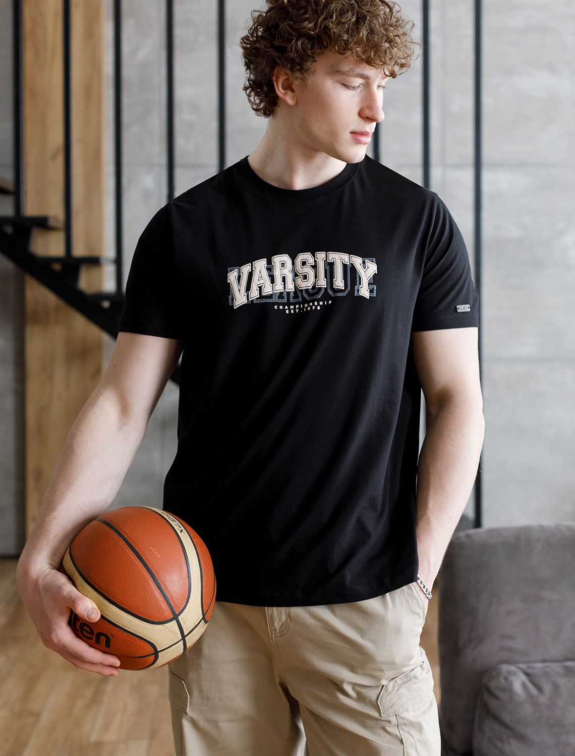 Футболка из премиального хлопка с авторским принтом