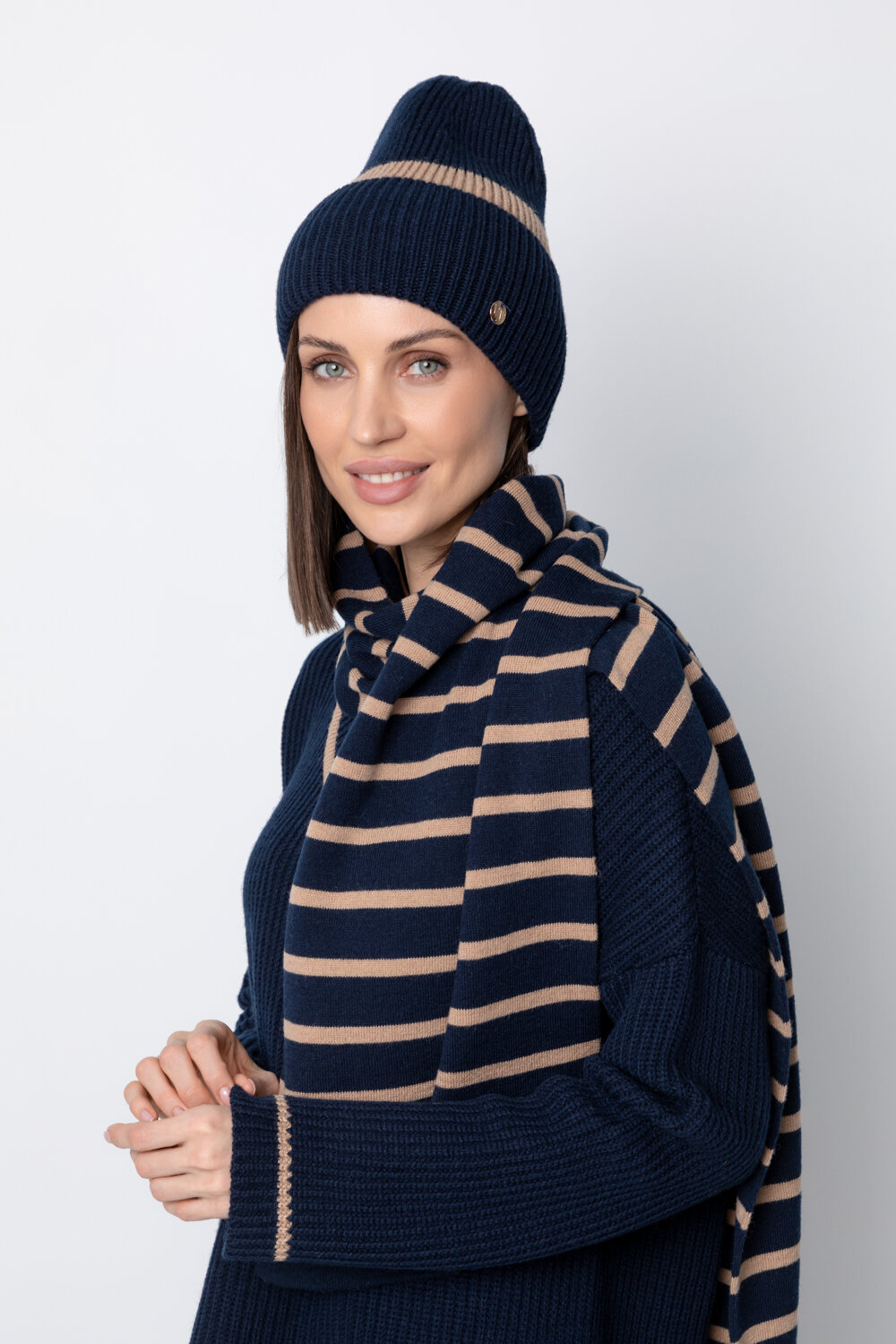 ст. цена1391руб.! VERY NEAT Шапка ЕВ 20004/штемно-синий