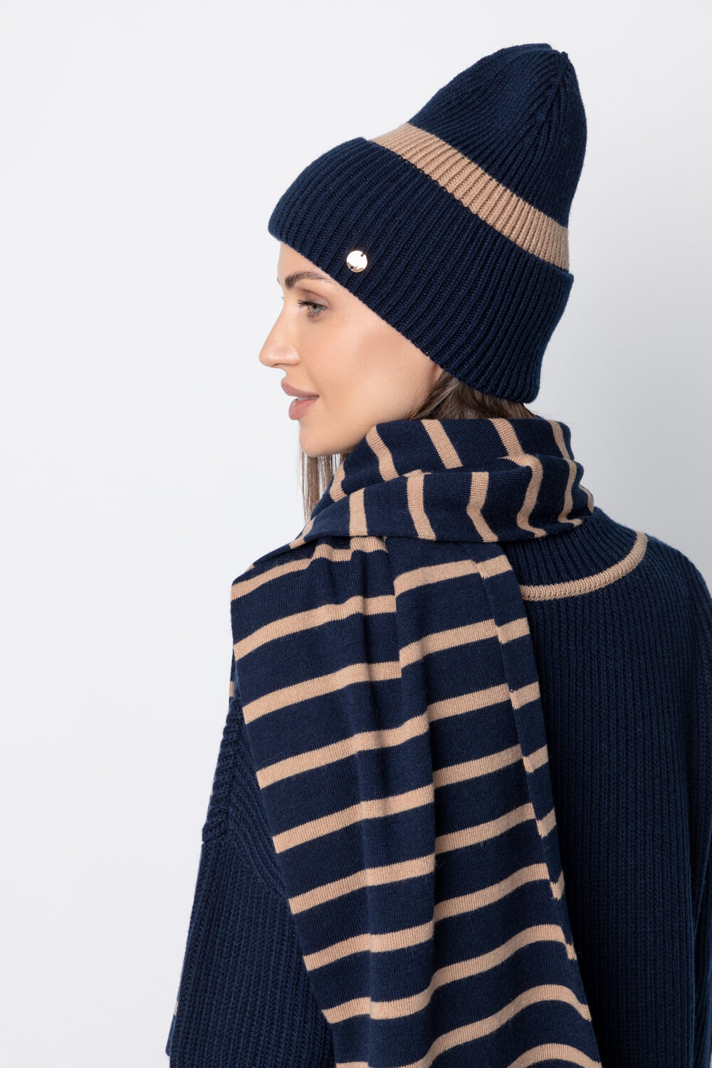 ст. цена1391руб.! VERY NEAT Шапка ЕВ 20004/штемно-синий