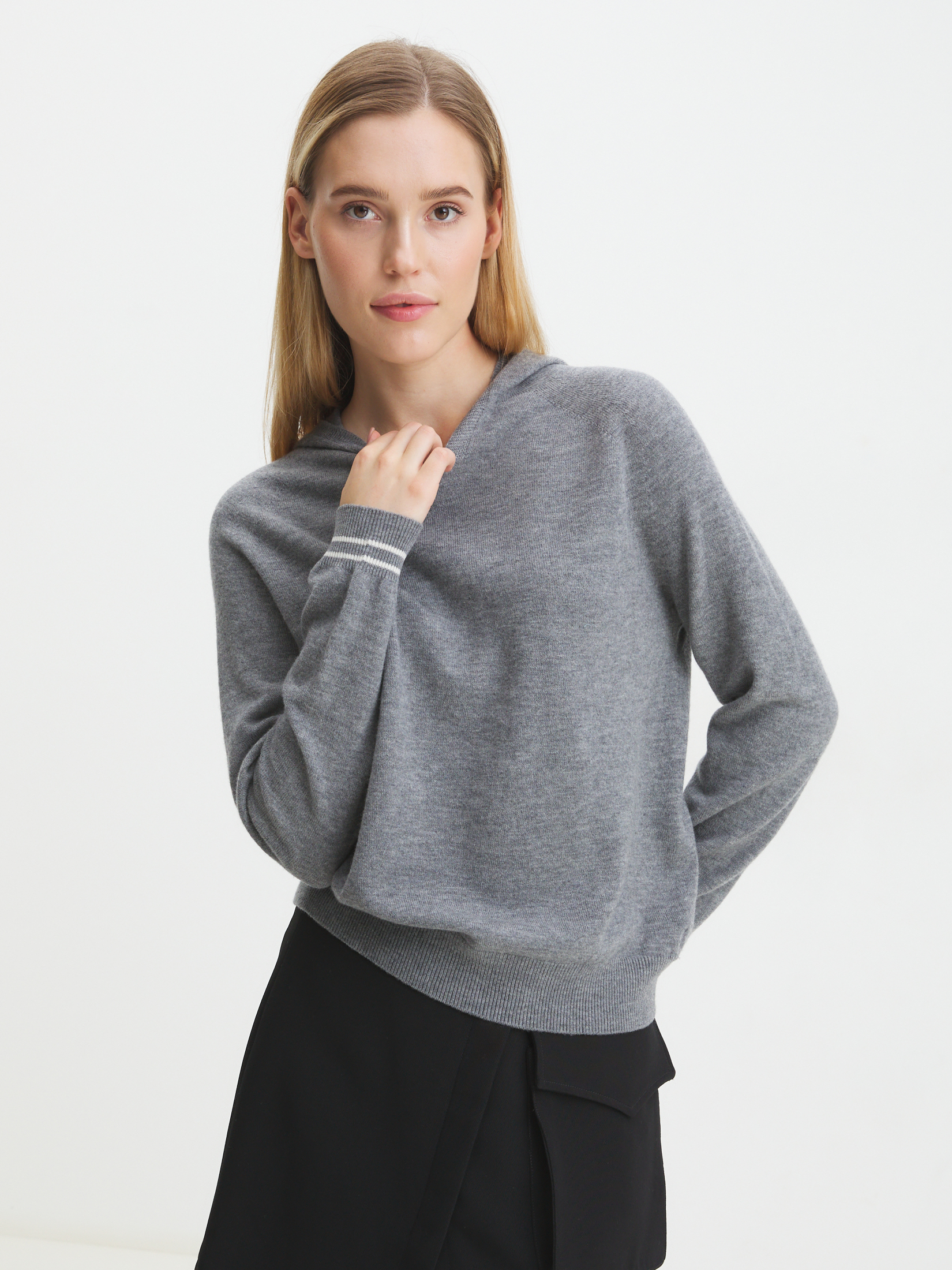 2096 р. 5110 р. Женский бесшовный джемпер MAISON DAVID